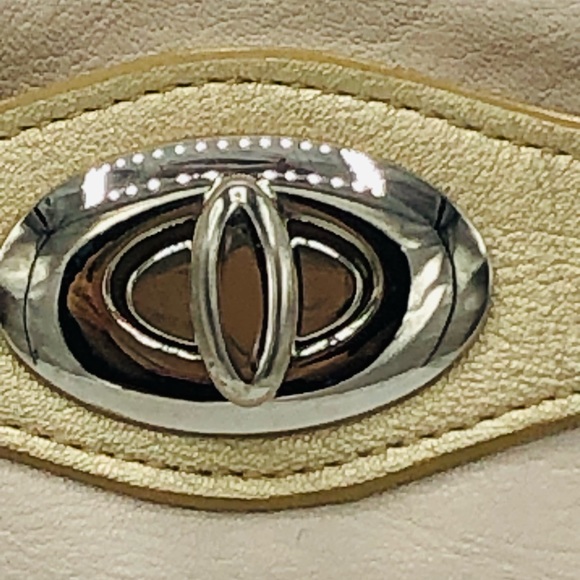 FRANCO SARTO NEW MESSENGER PURSE WITH BEAUTIFUL INTERIOR & VEGAN LEATHER - Picture 14 of 16